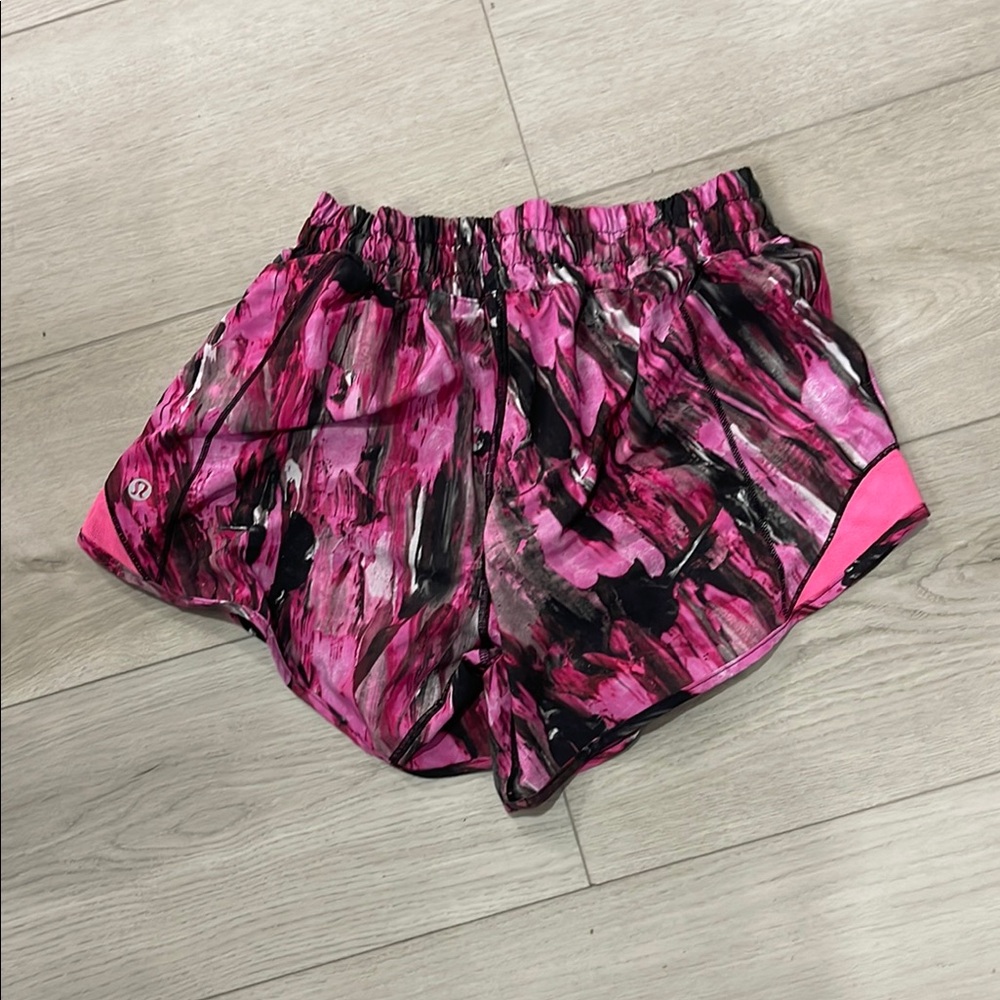 lululemon Hotty hot short Women's Pink and Black Shorts